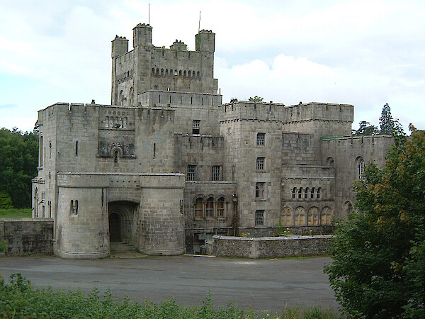 Gosford Castle - By Counter-revolutionary
