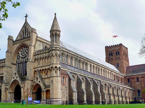 Sy Albans Abbey - By Hilton