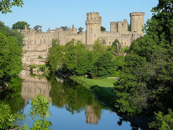 Warwick Castle By DeFacto